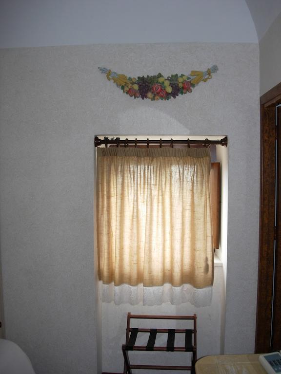 Eremo Hotel Casa Del Sorriso Ериче Екстериор снимка