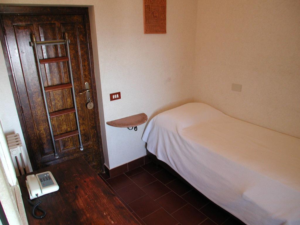 Eremo Hotel Casa Del Sorriso Ериче Екстериор снимка